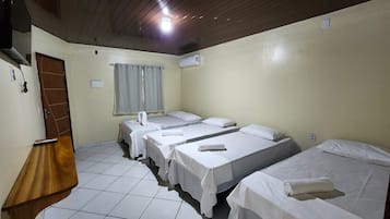 Familierom | Skrivebord for bærbar PC og wi-fi (inkludert)