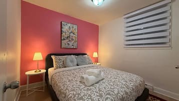 Bureau, fer et planche à repasser, Wi-Fi