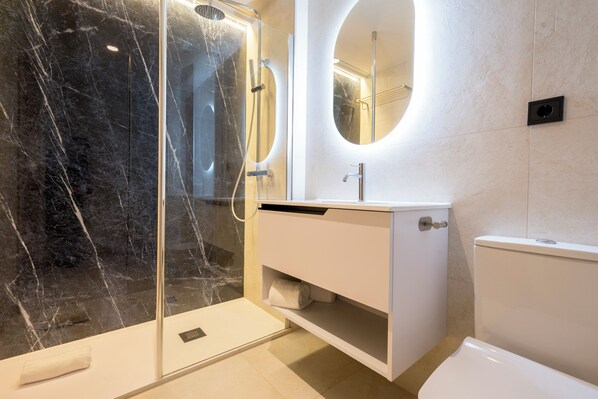 Standard Double Room | Restaurant - La Fonda de los Principes (Madrid)