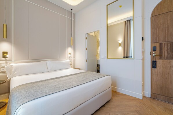 Egyptian cotton sheets, premium bedding, down duvets - La Fonda de los Principes (Madrid)