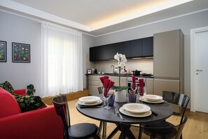 Dining - Anthracite Apartment Porta Venezia Downtown Milan (Milano)