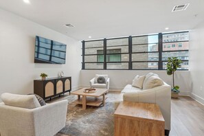 Smart TV - The Eleanor 3BD/3B - All King Bedrooms, ADA, 604 (New Orleans)