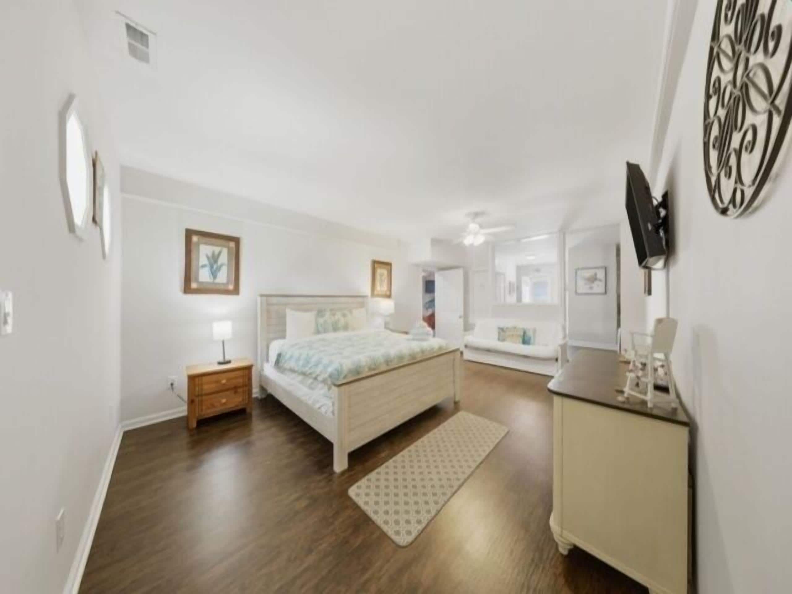 5 habitaciones, tabla de planchar con plancha, wifi y ropa de cama 