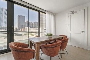 Dining - The Theodore 3BD/3B - All King Bedrooms – 505 (New Orleans)