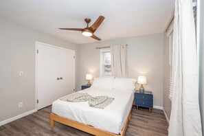 Maison, plusieurs lits, patio, vue jardin (The Terrace Timber House) | 4 chambres, décoration personnalisée, ameublement personnalisé, bureau