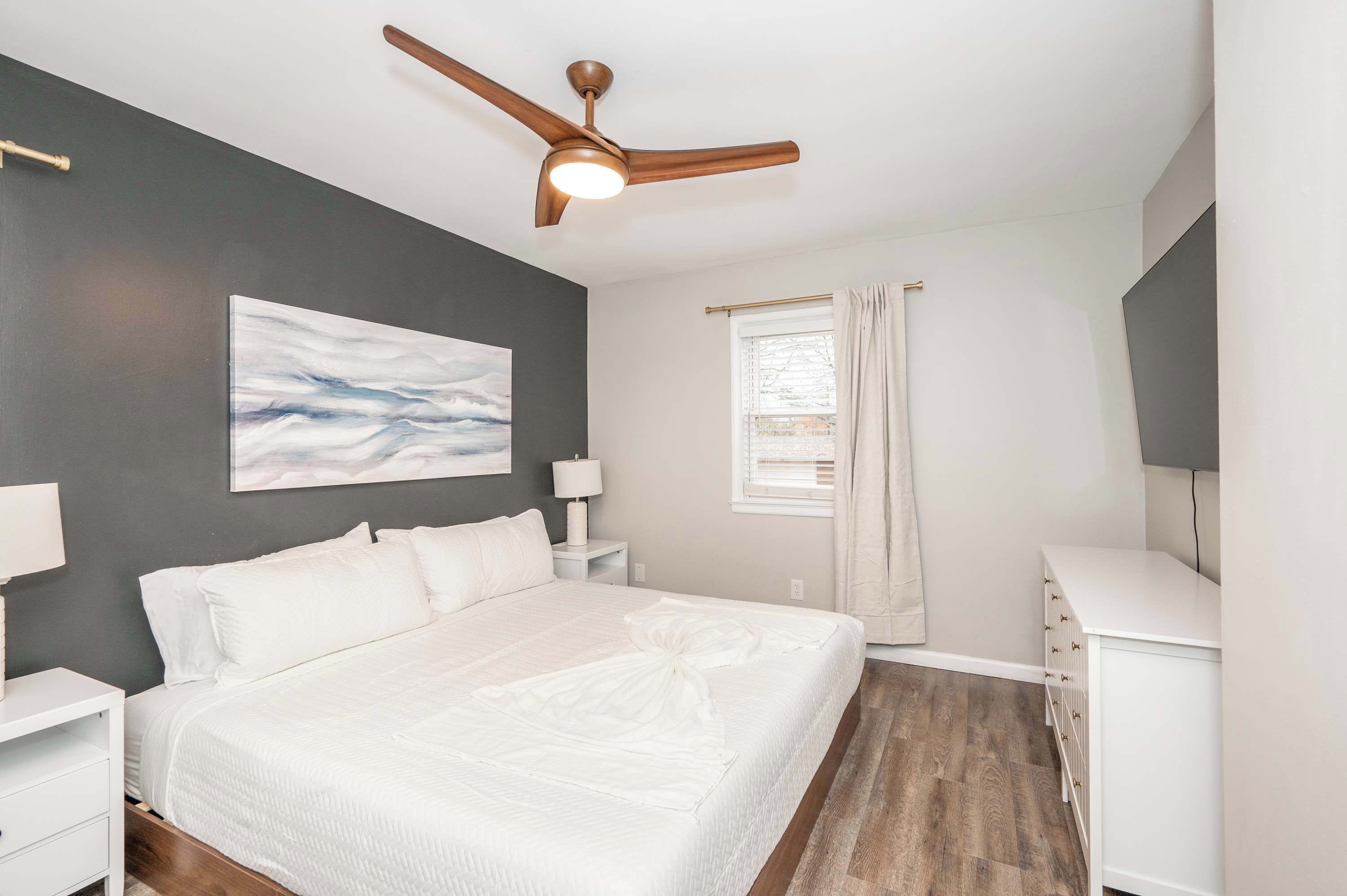 4 bedrooms, individually decorated, individually furnished, desk