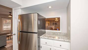 House, Multiple Beds, Patio, Garden View (The Terrace Timber House) | Interior