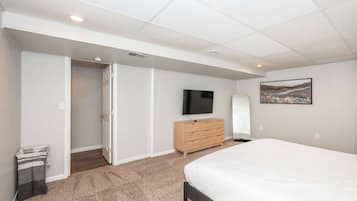 House, Multiple Beds, Patio, Garden View (The Terrace Timber House) | 4 bedrooms, individually decorated, individually furnished, desk