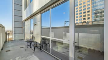 Apartment, 1 Bedroom, Balcony, Mountain View | Balcony view