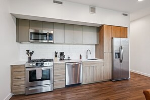 Private kitchen - CozySuites at ADELINE (Phoenix)