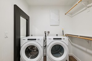 Apartment, 3 Bedrooms | Laundry - CozySuites at ADELINE (Phoenix)