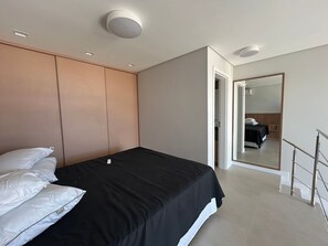 Basic Apartment | 1 bedroom, free WiFi - Full Loft 290 m From the Beach Coe0202 (Florianópolis)