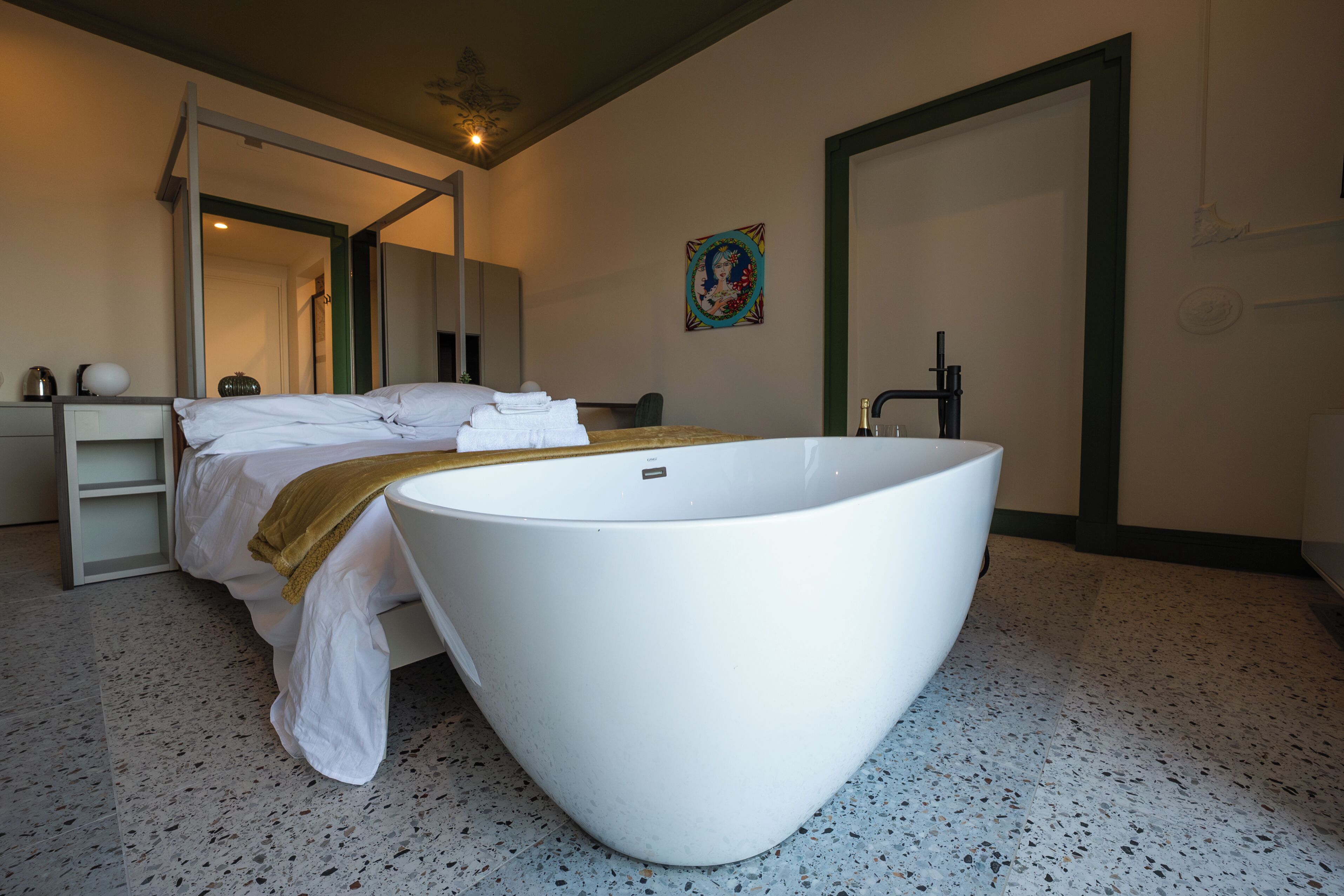 1 habitación, tabla de planchar con plancha, wifi gratis y ropa de cama 