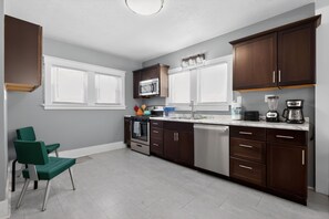 Private kitchen - Cozy 2 Bedroom Home Near Lake Michigan & Downtown (Michigan City)