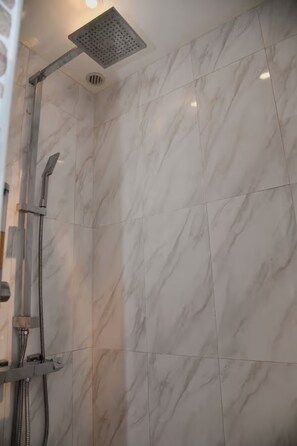 Shower, hair dryer, towels - Guest Room “Chambre du bas” with Shared Pool, Terrace, and Wi-Fi (Mios)