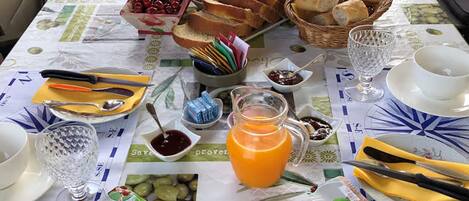 تناول الطعام