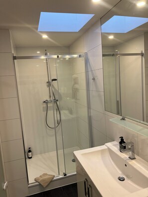 Desk, free WiFi - Hotel Scheunenwerk (Heroldsberg)