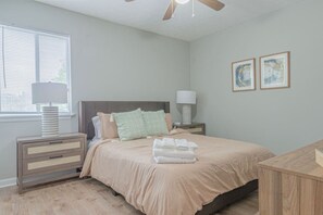 Iron/ironing board, WiFi, bed sheets - Cozy Suite 3 near the Airport (Columbus)