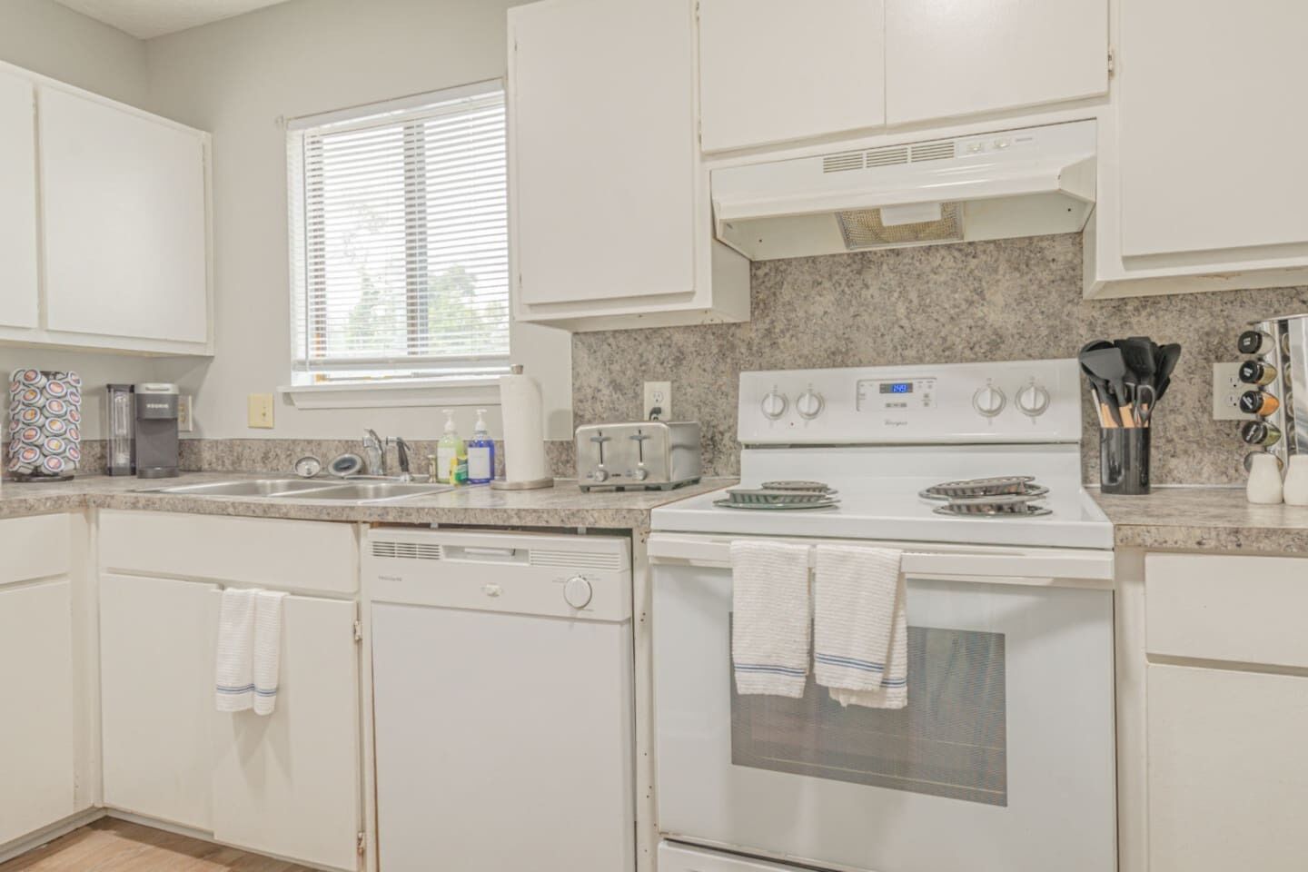 Microwave, oven, coffee/tea maker, cookware/dishes/utensils