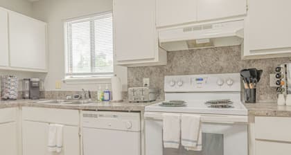 Cozy Suite 3 near the Airport