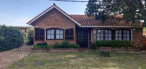 Beautiful and comfortable house for 4 people 800 meters from the sea. Very quiet environment.