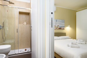 Shower, hair dryer, bidet, towels - Pearl Apartment Porta Venezia Center Milan (Milano)