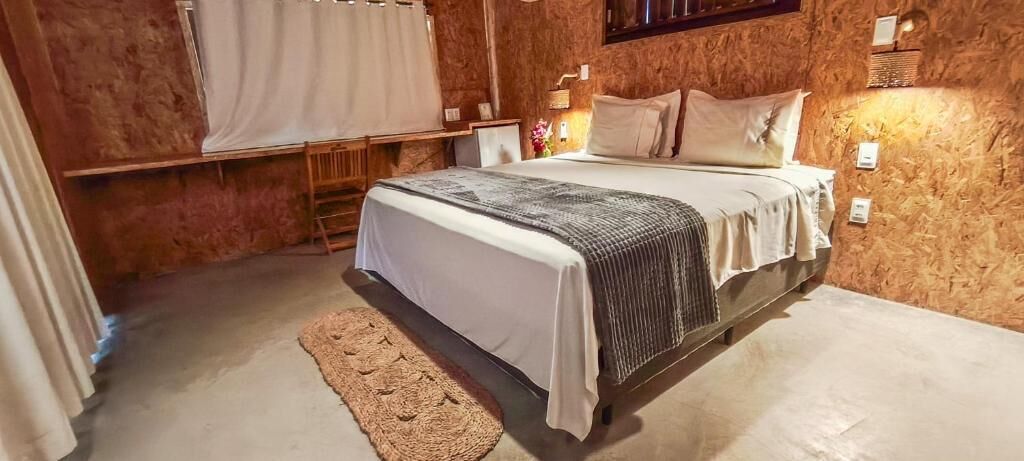 Caja fuerte, escritorio, tabla de planchar con plancha y wifi gratis