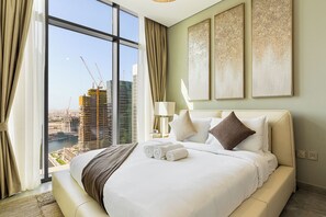 1 bedroom, in-room safe, iron/ironing board, free WiFi - Cosy-Chic 1Bed w/ Canal Views, Near Burj Khalifa (Dubai)
