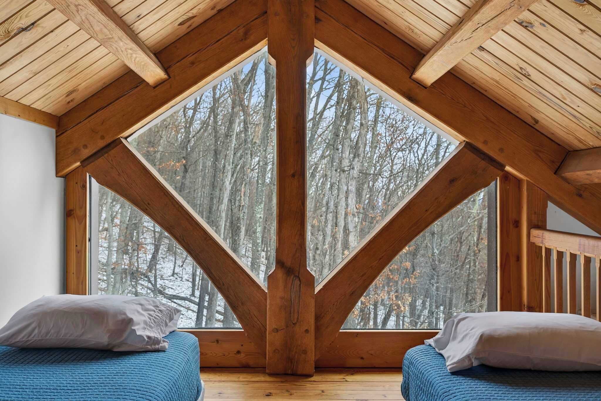 3 slaapkamers, een strijkplank/strijkijzer, wifi, beddengoed