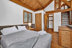 3 slaapkamers, een strijkplank/strijkijzer, wifi, beddengoed