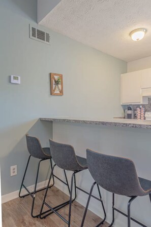 Interior - Cozy Suite 4 Near the Airport (Columbus)