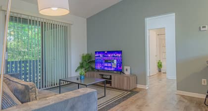 Cozy Suite 4 Near the Airport