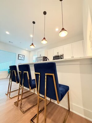 Dining - Modern Minimalist 3BR for Families, Nurses, Groups (Houston)