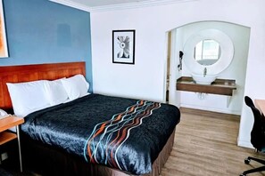 Bügeleisen/Bügelbrett, kostenloses WLAN, Bettwäsche