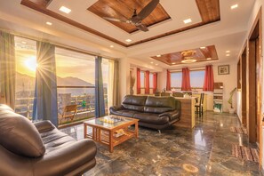 TV - Lake Mount (Bhimtal)