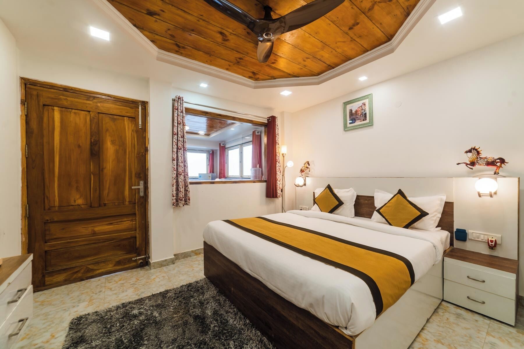 Family Suite, Lake View | Blackout drapes, iron/ironing board, free WiFi