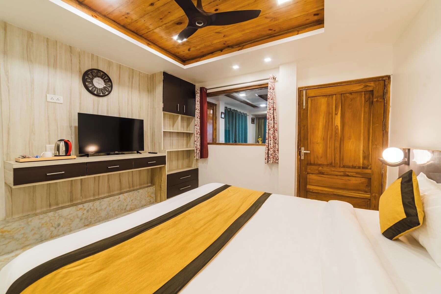 ห้องแฟมิลี่สวีท, วิวทะเลสาบ | ผ้าม่านกันแสง, เตารีด/โต๊ะรีดผ้า, Wi-Fi ฟรี