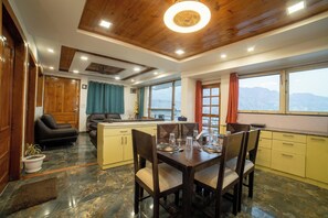 Family Suite, Lake View | Living area - Lake Mount (Bhimtal)