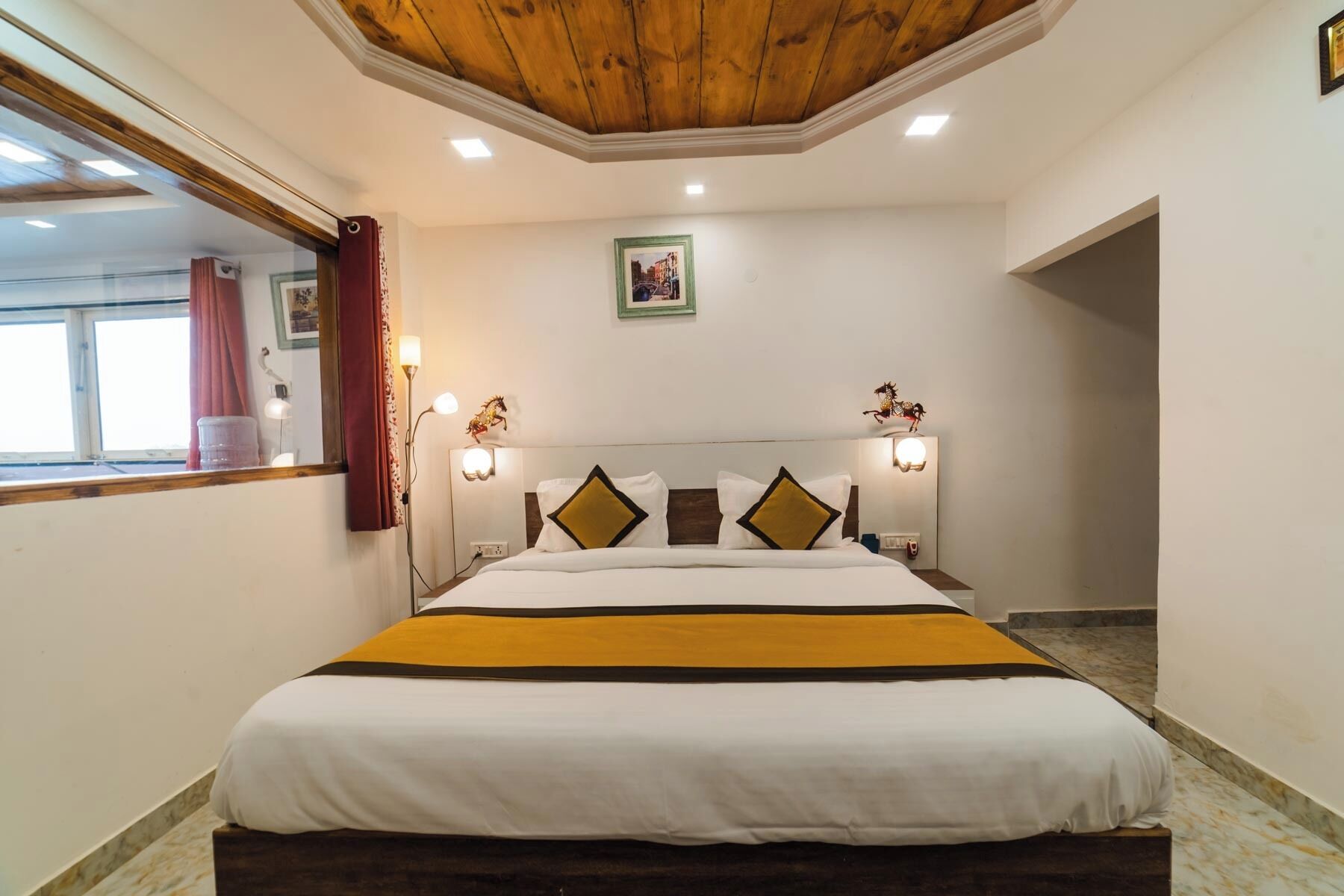 Family Suite, Lake View | Blackout drapes, iron/ironing board, free WiFi