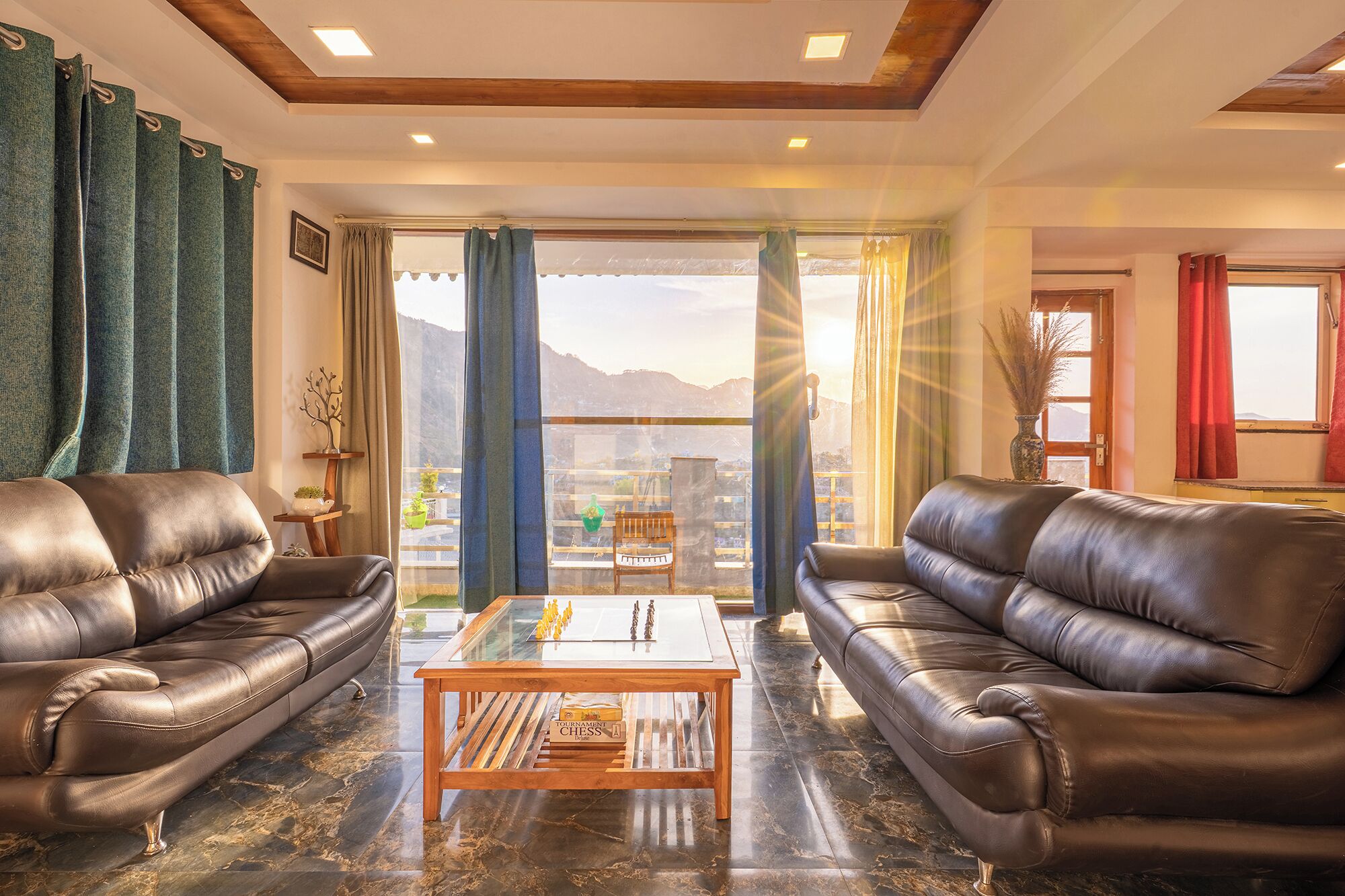 家庭套房, 湖景 | 起居区 | 电视