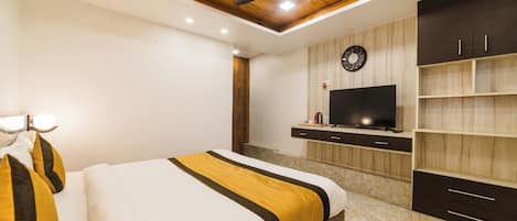 Family Suite, Lake View | Blackout curtains, iron/ironing board, free WiFi