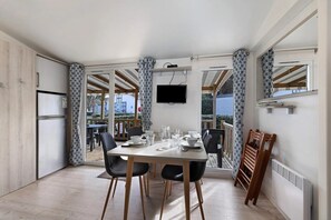 Dining - Mobile Home 3 Bedrooms Bois Dormant with Private Terrace and Air Conditioning (Saint-Jean-de-Monts)