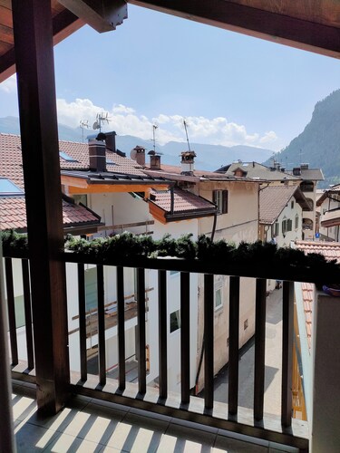 Maso Tati, warm family apartment in the center of the village