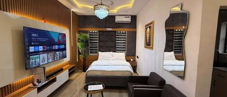 舒適公寓, 露台, 城市景 | 書桌、手提電腦工作空間、遮光窗簾/窗簾、隔音