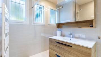 Een douche, een haardroger