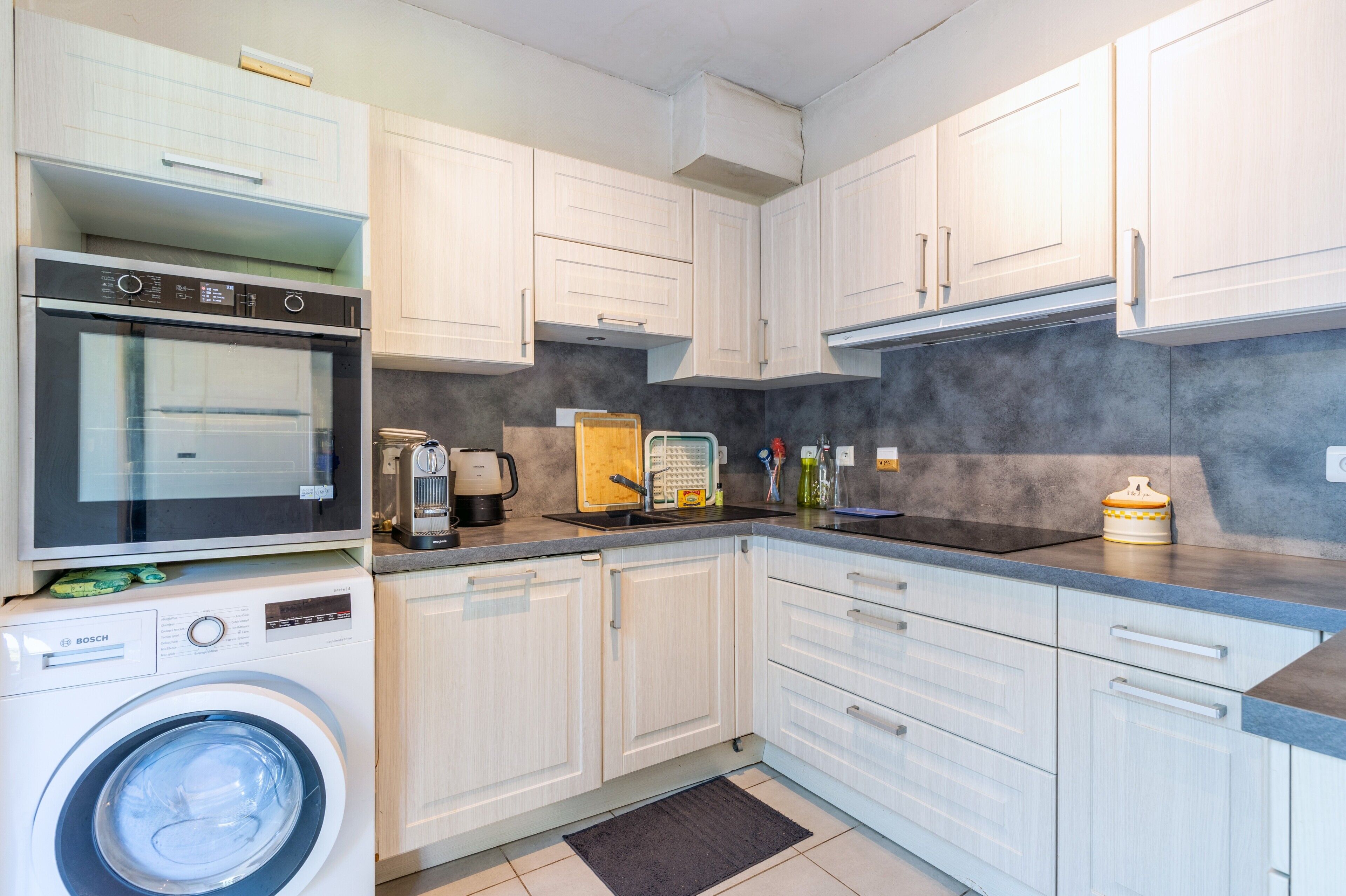 雪櫃、微波爐、焗爐、爐具