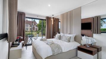 7 chambres, fer et planche à repasser, Wi-Fi, draps fournis
