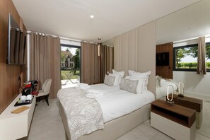 7 chambres, fer et planche à repasser, Wi-Fi, draps fournis