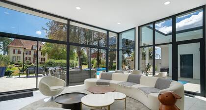 Villa L'Ermitage de la Tilleraie: Luxury Retreat in the Heart of Pécharmant Vineyards