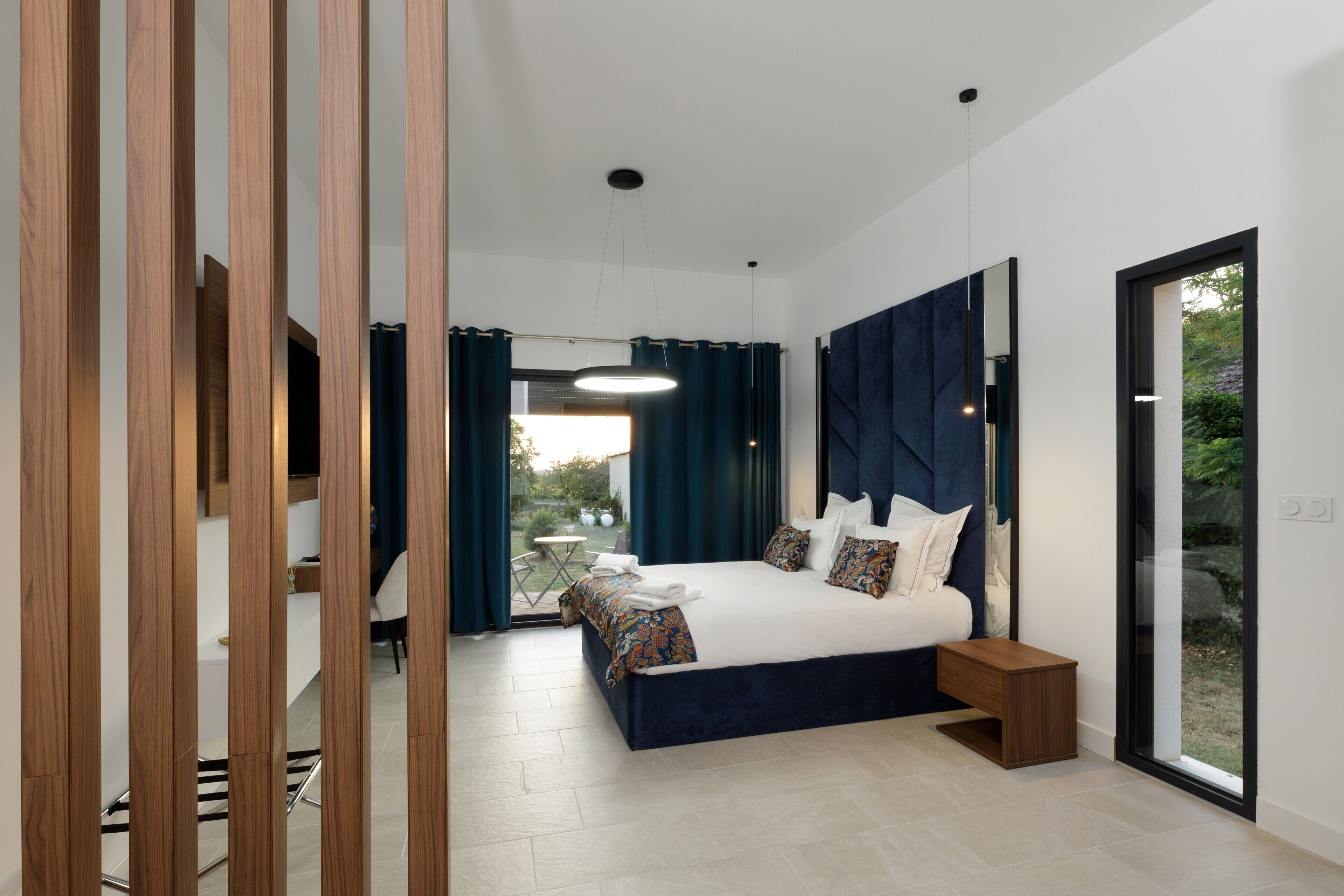 7 bedrooms, iron/ironing board, WiFi, bed sheets